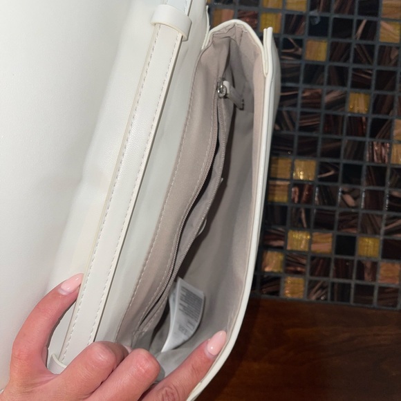 H&M Quilted Crossbody - Picture 6 of 7